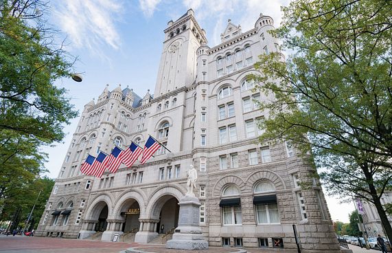 ޓްރަމްޕްގެ ވޮޝިންޓަން ހޮޓާ ވިއްކާލަނީ