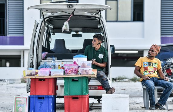 ރަޖިސްޓްރީނުކޮށް ކާބޯތަކެތި ވިއްކާނަމަ ބޮޑު ޖޫރިމަނާއެއް