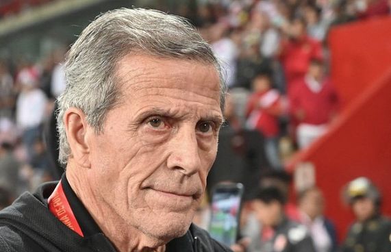 15 އަހަރު ފަހުން އުރުގުއޭގެ ކޯޗް ޓަބަރޭޒް ވަކިކޮށްފި