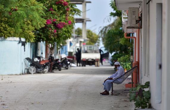 ދަރިން ބިޒީ: މައިންބަފައިން އެކަނިވެރިކަމާއި ވޭނުގައި!
