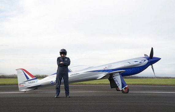 ދުވެލި އެންމެ ބާރު މަތިންދާބޯޓް ރޯލްޒް-ރޮއިސްގައި