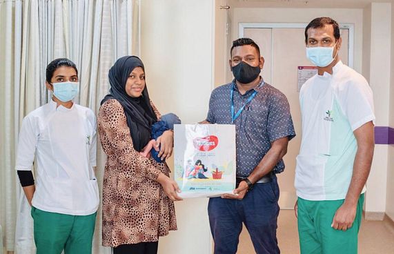 އަލަށް އުފަންވާ ކުދިންނަށް އެސްޓީއޯގެ ގިފްޓް ހެމްޕާއެއް