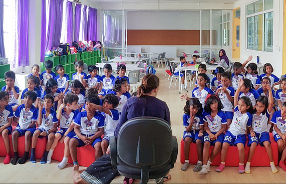 ސްކޫލަށް ދާން ކުރިމަތިކުރާ ހުރަސް ނައްތާލަން ގޮވާލައިފި