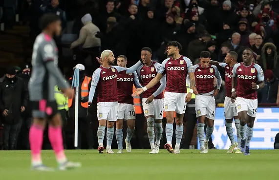 ލެސްޓާ ސިޓީ ބަލިކޮށް، ޖެރާޑާ އެކު ވިލާ ކުރިޔަށް