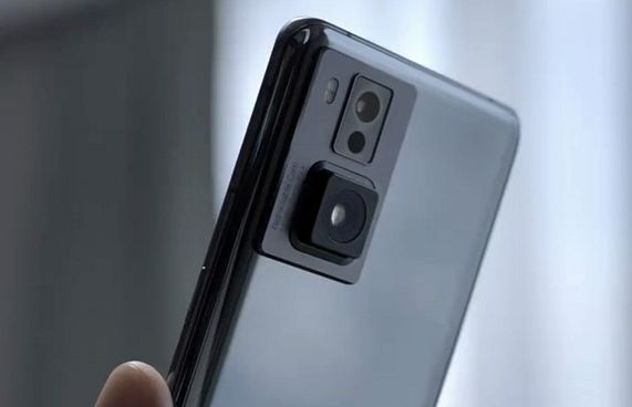 އޮޕޯގެ ފޯނެއްގައި ކެމެރާއެއް ތަފާތު ގޮތަކަށް