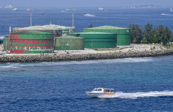 ފުނަދޫގެ ފިއުލް ސްޓޯރޭޖު މާގިރިފަޅަށް ބަދަލުކުރަނީ