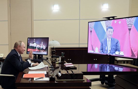 ރައީސް ޕުޓިން އާއި ރައީސް ޝީ މަޝްވަރާ ކުރައްވައިފި