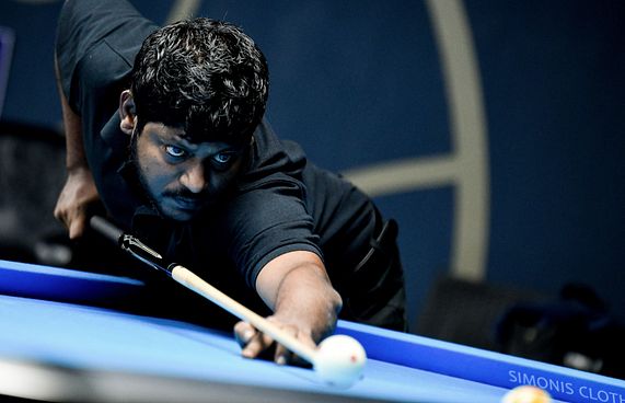 ހުސެން، ބޭބެގެ ފަހަތުން ގޮސް ގައުމީ ޗެމްޕިއަނަކަށް