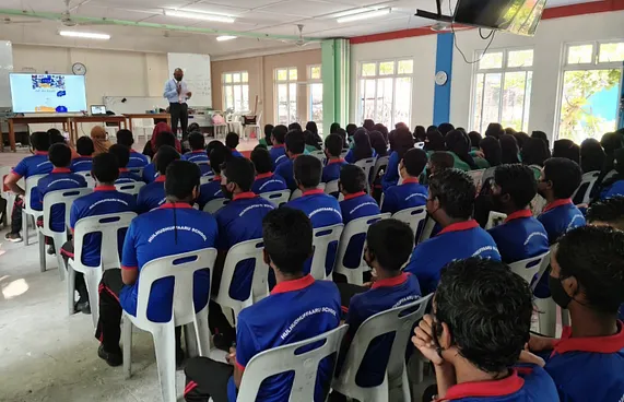 އެމްއެންޔޫގެ ކޯސްތަކުގެ މައުލޫމާތު ދޭން ބޮޑު ހަރަކާތެއް