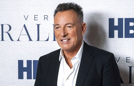 ސްޕްރިންގްސްޓީންގެ މިއުޒިކް ސޮނީ އަށް ވިއްކާލައިފި