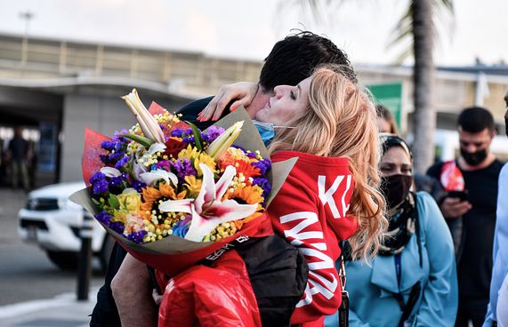 "މިލިއަން ޓޫރިސްޓުން ހަމަވީ އެންމެންގެ މަސައްކަތުން"