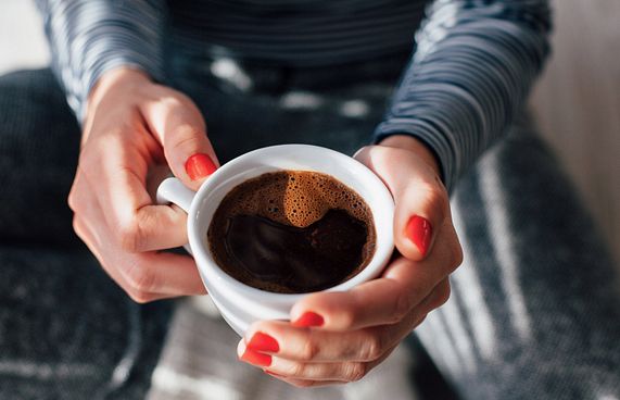 ކަޅު ކޮފީ ބޯ ހިތްވުން ގުޅެނީ މީހާ ޖީންއާ