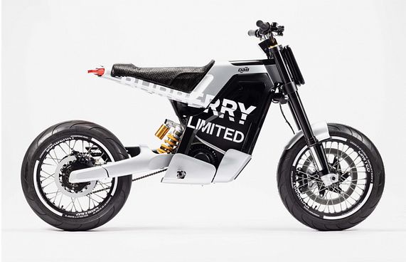 ފެޝަން ކުންފުނި ބާބަރީގެ ތައްގަނޑުގައި ސައިކަލެއް