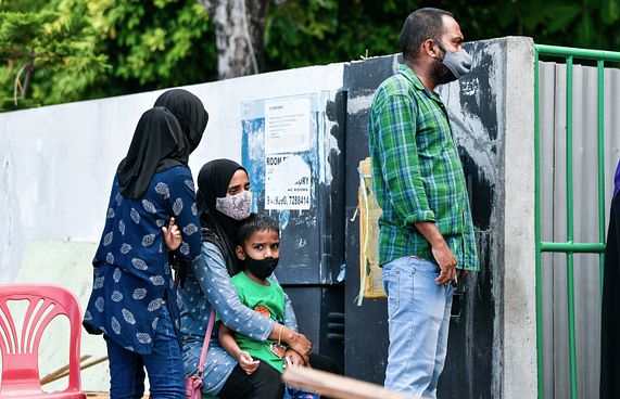 ޓެސްޓު ހަދަން ތިން މައިން ކިއޫގައި ތިން ގަޑިއިރު!