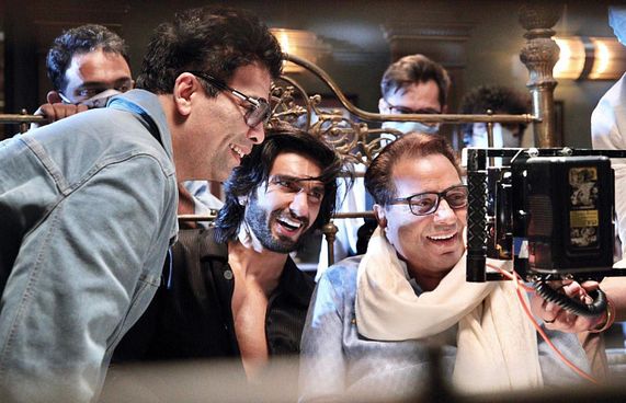 ޖާދޫގައި ޖައްސަން، ކަރަންގެ "ޓިޕިކަލް" ފިލްމެއް