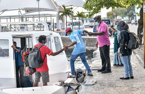 ވެކްސިން ފުރިހަމަނުކުރިޔަސް ކަރަންޓީންވާން ދެން ނުޖެހޭނެ