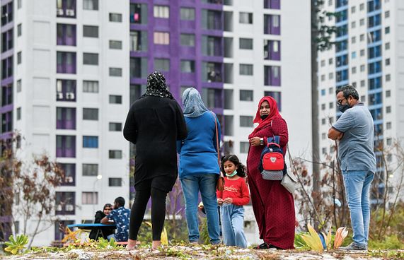 ހިޔާގައި ގުރުއާން، ޓިއުޝަންކްލާސް ހަދާނެ މީހުން ހޯދަނީ