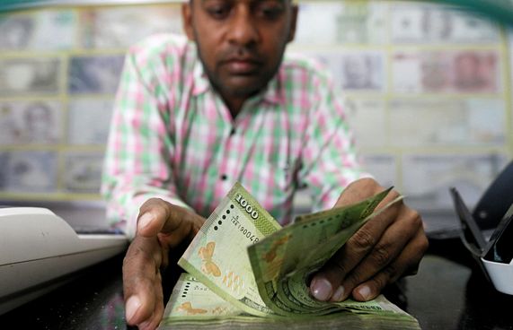 ލަންކާގެ ޓޫރިސްޓު ހިދުމަތަށް އަގުނަގާނީ ބޭރު ފައިސާއިން