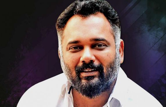 އަންނަ މަހު ލަވް ކައިވެނި ކުރަނީ