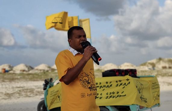 ކޮމަންޑޫ ކެމްޕޭނުގައި އައްޑޫ މޭޔަރު ބައިވެރިވުމުން ފާޑުކިޔުން