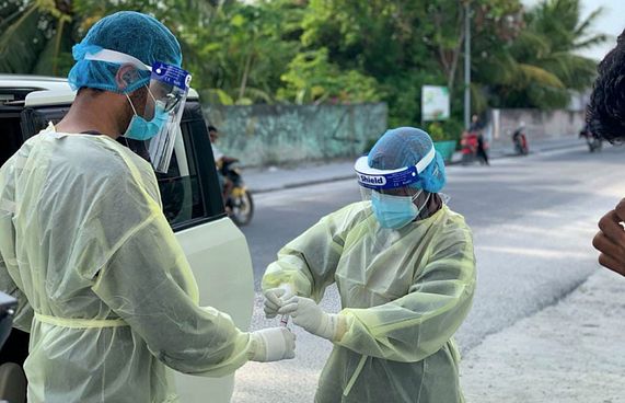 އައްޑޫގެ ކޮވިޑް މަސައްކަތަށް ވޮލަންޓިއަރުން ހޯދަނީ