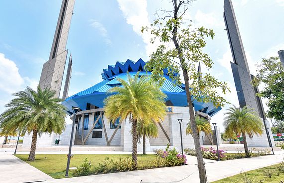 މިސްކިތް ރަސްމީކޮށް ނުހުޅިވިއަސް ނަމާދުކުރަން ފަށާނެ