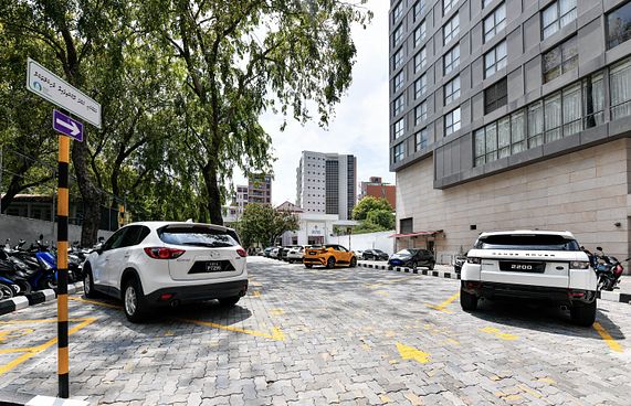 ސައިކަލުތަކުގައި ރޯކޮށްލި މީހާ ބަންދަށް