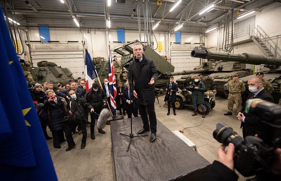 ޔޫކްރޭނަށް ހަތިޔާރު ފޮނުވުން ހުއްޓައިލުމަށް ގޮވާލައިފި