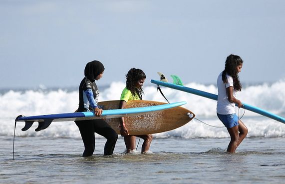 ރީތި ރާޅުތަކުގެ އުހުގައި މި ތިން އަންހެނުން