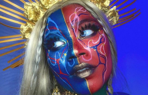 ހަޝީގެ ދުނިޔެ އިން މުޅިން ތަފާތު މަންޒަރެއް