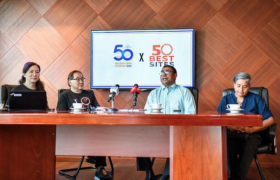 ޓޫރިޒަމުން ބައިނަލްއަގުވާމީ ފޮޓޯ މުބާރާތެއް