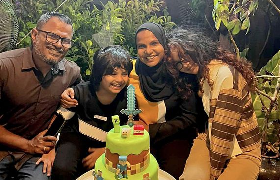 ދަރިފުޅަށްޓަކައި އުފަންވި "ބިއުޓިފުލް އައިސް"