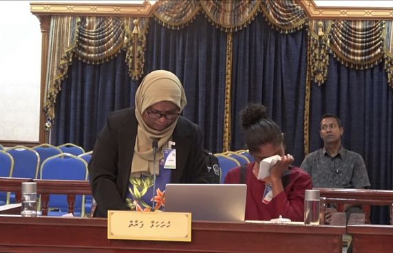 އަނިޔާގެ މާޒީ ކިޔައިދިނުމުން ނަޒާހާއަށް ކެތެއްނުވި