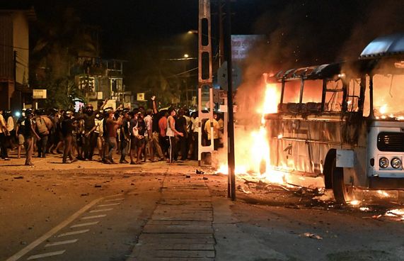 ލަންކާގެ 61 ހިސާބެއްގައި ކާފިއު އިއުލާން ކޮށްފި