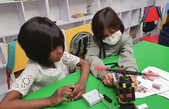 ރޮބޯތިންކުގެ ދެ ކޭމްޕް ނިންމާލައިފި