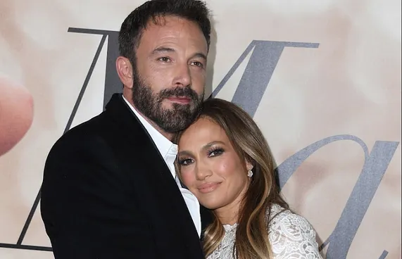 ޖޭލޯ އާއި އެފްލެކް އަނެއްކާ ވެސް އެންގޭޖުވެއްޖެ