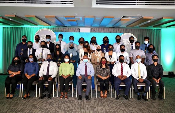 12 މިލިއަނުގެ ފައިސާގެ އިނާމު ނުދީގެން ޝަކުވާކުރަނީ