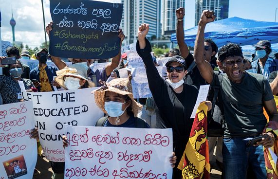 ގައުމުން ބޭރުގައި އުޅޭ ލަންކާ މީހުން ޑޮލަރު ފޮނުވައިދީ