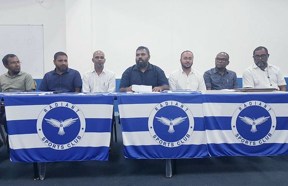 ފުޓްބޯޅައިގައި ރޭޑިއަންޓް ބައިވެރި ނުކުރަން ނިންމައިފި