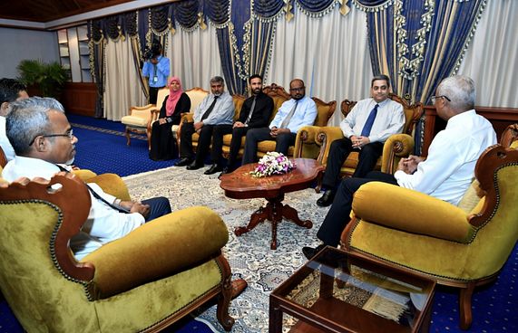 ބާ ކައުންސިލް ބާވެއްޖެ، ޝައުގެއް ނެތް!