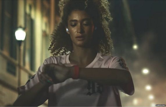 އިޝްތިހާރަކާ ގުޅިގެން ސެމްސަންގުން މާފަށް އެދިއްޖެ