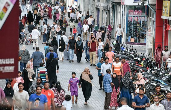 ހުކުރު ދުވަސްތަކުގައި ބައެއް މަގުތަކުގައި ދުއްވުން މަނާ