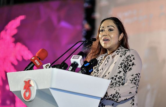 ނަހުލާ ޕީޕީއެމުން ވަކިކުރަން ނިންމައިފި