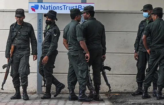 އޮންލައިން ޕިރަމިޑް ސްކީމް ހިންގަމުން ދިޔަ ޗައިނާގެ 16 މީހަކު ލަންކާއިން ހައްޔަރުކޮށްފި