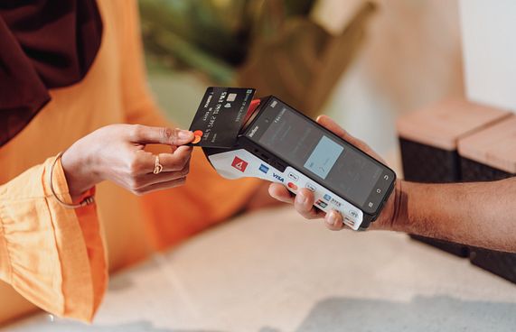 އާދީއްތަ ދުވަހު ކްރެޑިޓް ކާޑުތަކުގެ ލިމިޓް ދެ ގުނަ ބޮޑުވާނެ