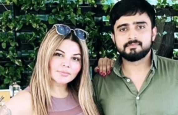 ރާކީ އާ ފެށުމަކަށް، އާ ލޯބިވެރިޔަކު ހޯދައިފި