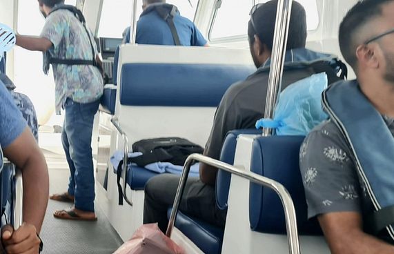 މޮޅު ފެތުންތެރިން ވެސް ކަނޑުގަދަވީމަ ލައިފްޖެކެޓްގައި