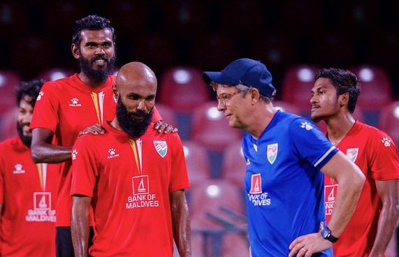 އެކުވެރިކަމުގެ މެޗެއް ނުކުޅެ ފުޓުބޯޅަ ޓީމު ފުރައިފި