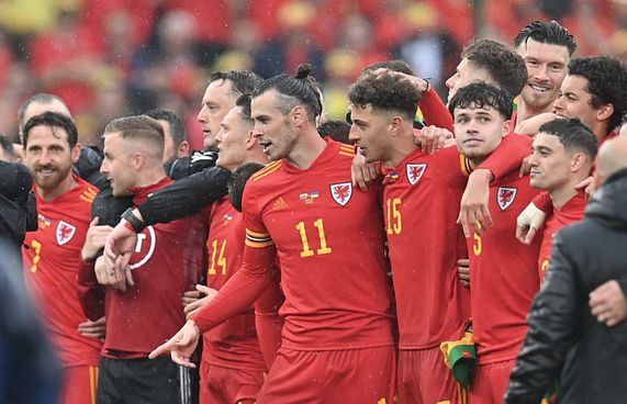 ޔޫކްރޭން ބަލިކޮށް 64 އަހަރުފަހުން ވޭލްސް ވޯލްޑްކަޕަށް