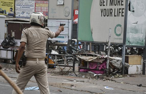 އިންޑިއާގެ މުސްލިމުންގެ މުޒާހަރާގައި ތިން މީހަކު މަރު